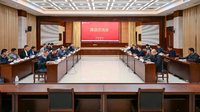 李志辉和中国工程院院士邓建军一行发展座谈互换